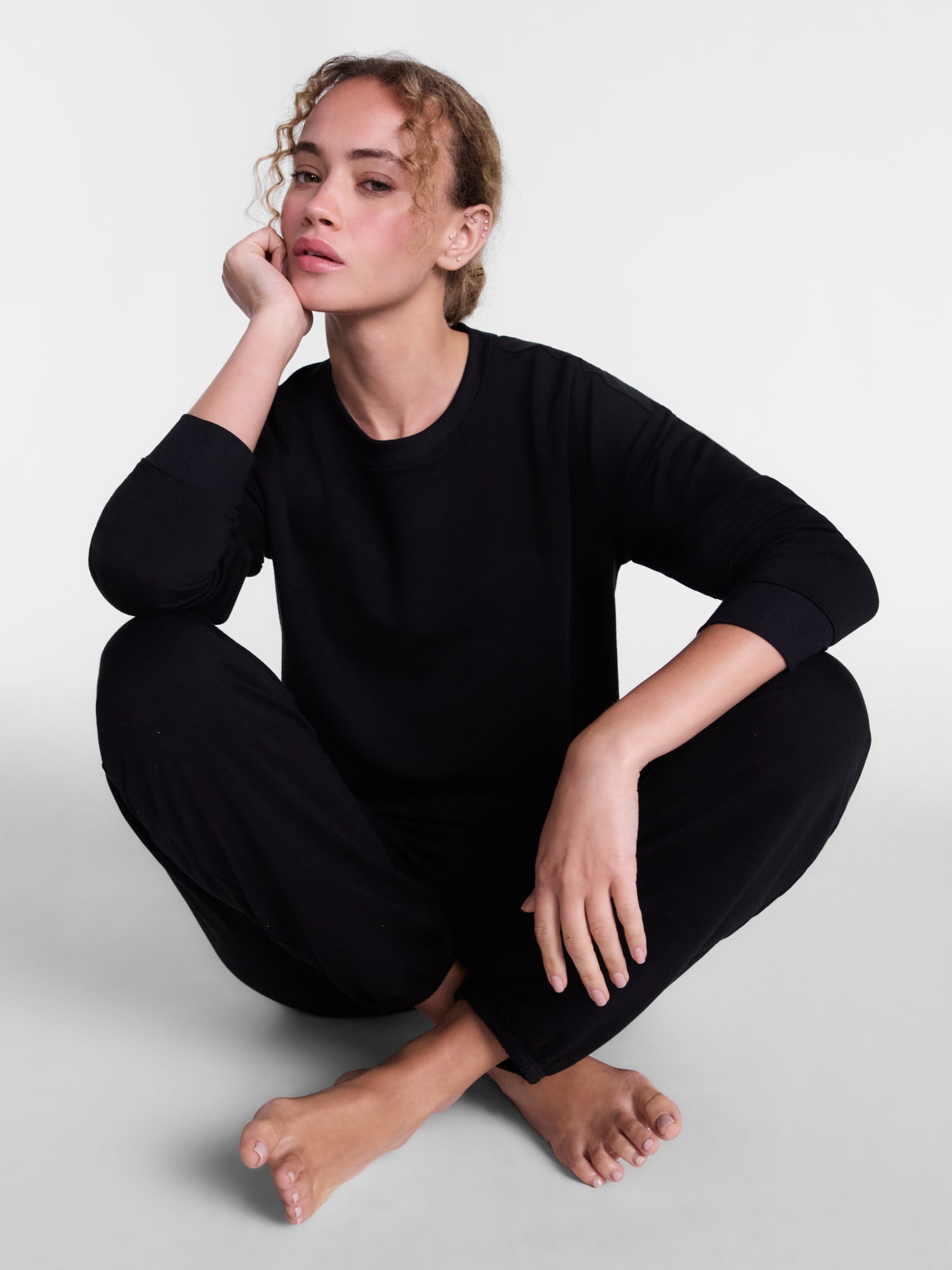 Joyspun Women's Fleece Lounge Sleep Top and Joggers, 2-Piece Pajama Set, Sizes XS-3X