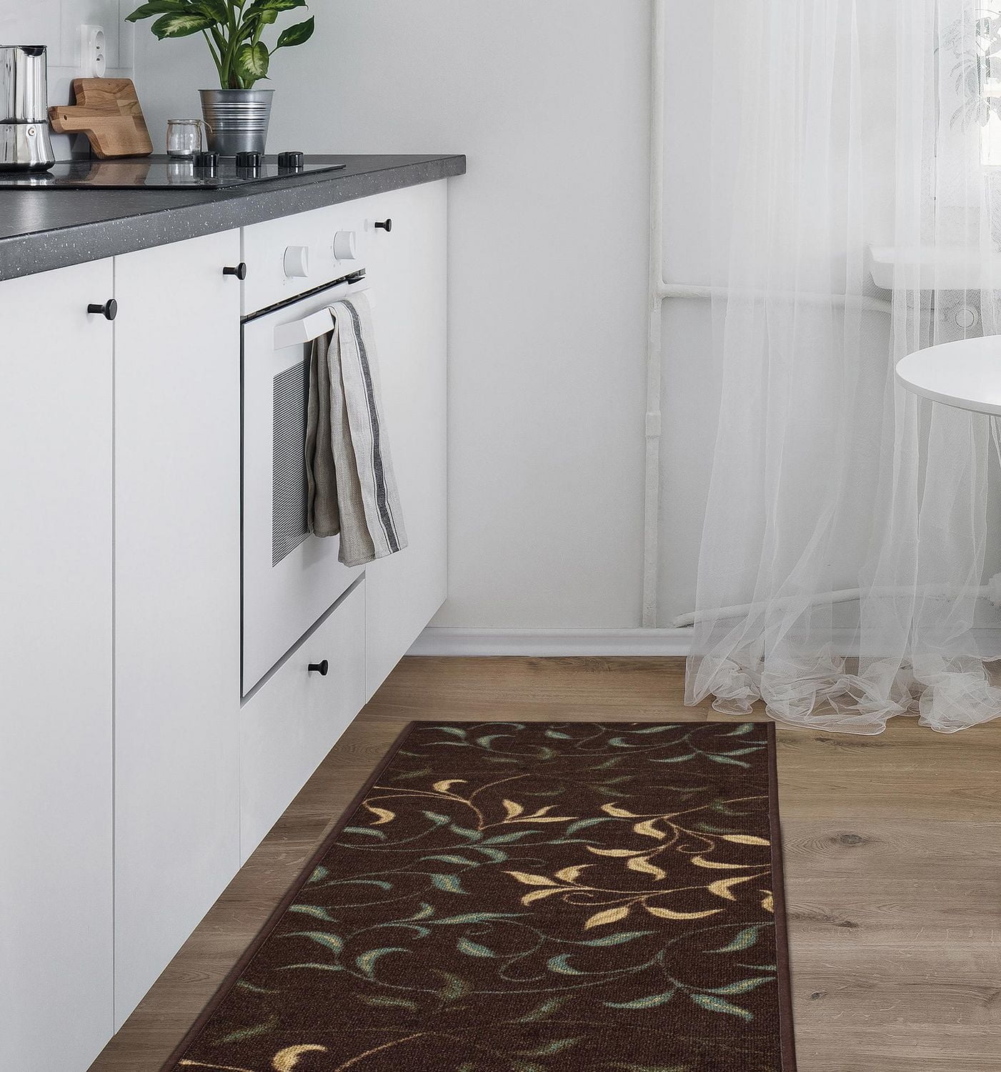 Tapis de couloir contemporain à motif de feuilles et à sous-couche en caoutchouc de la collection Ottohome