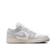thumbnail image 3 of NIKE AIR JORDAN 1 LOW Zapatillas retro transpirables de caña baja para exteriores para mujer, color rosa, DC0774-103, 3 of 4