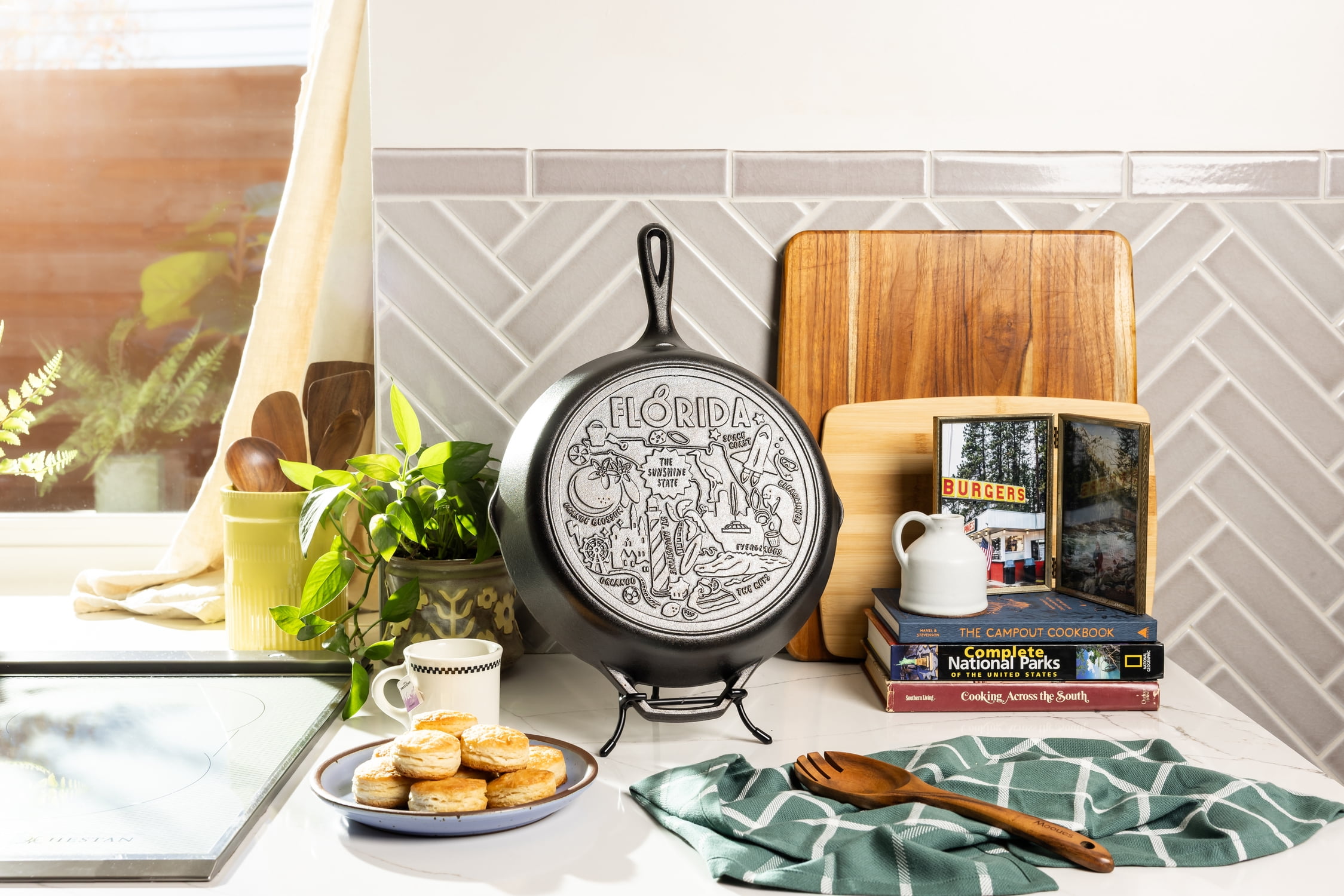 Lodge 12 Inch Seasoned Cast Iron Skillet w/ Florida Road Trip