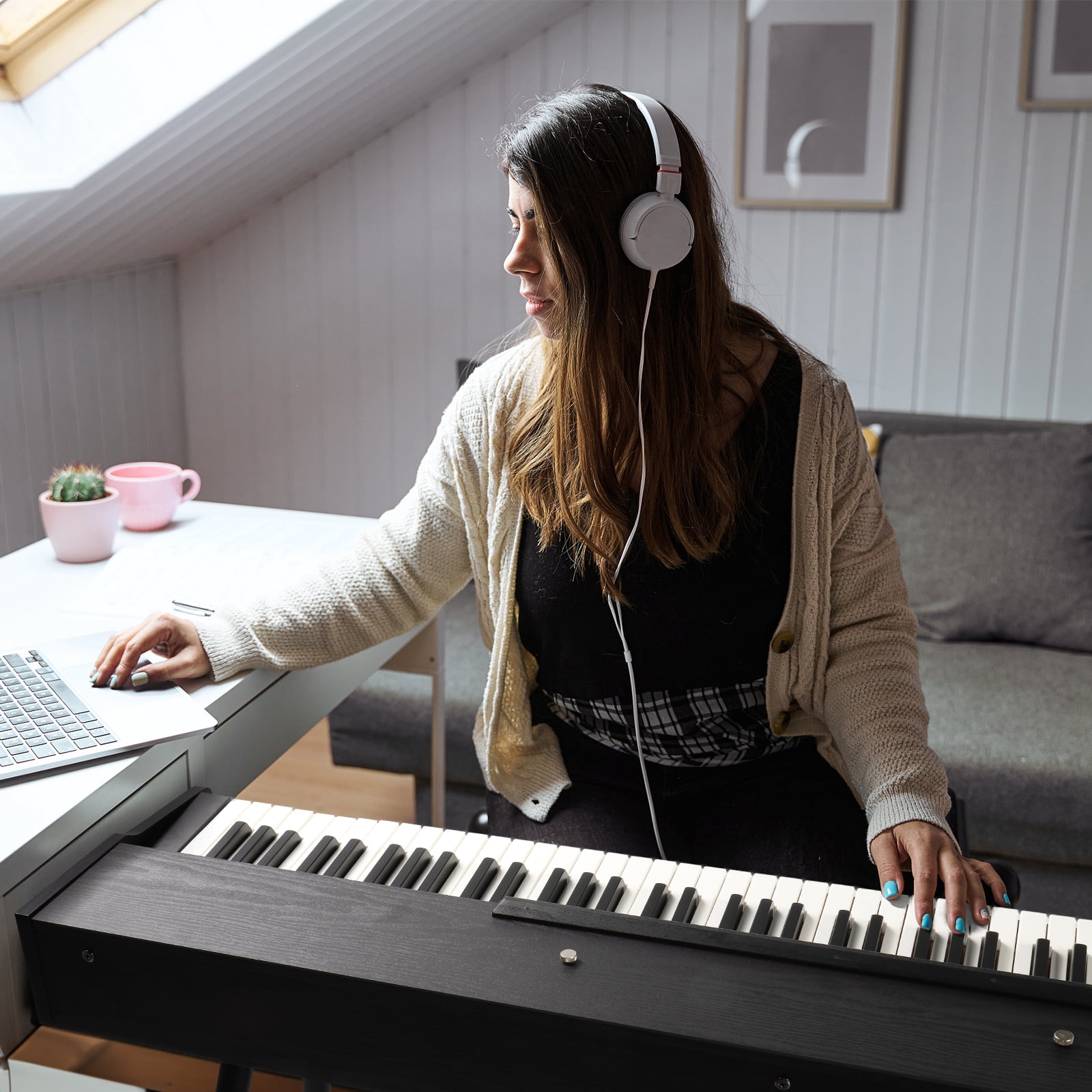 88 Key Standard Full Weighted Keyboards Digital Piano with Metal Stand, Power Adapter, Triple Pedals, Headphone，for All Experience Levels, Black