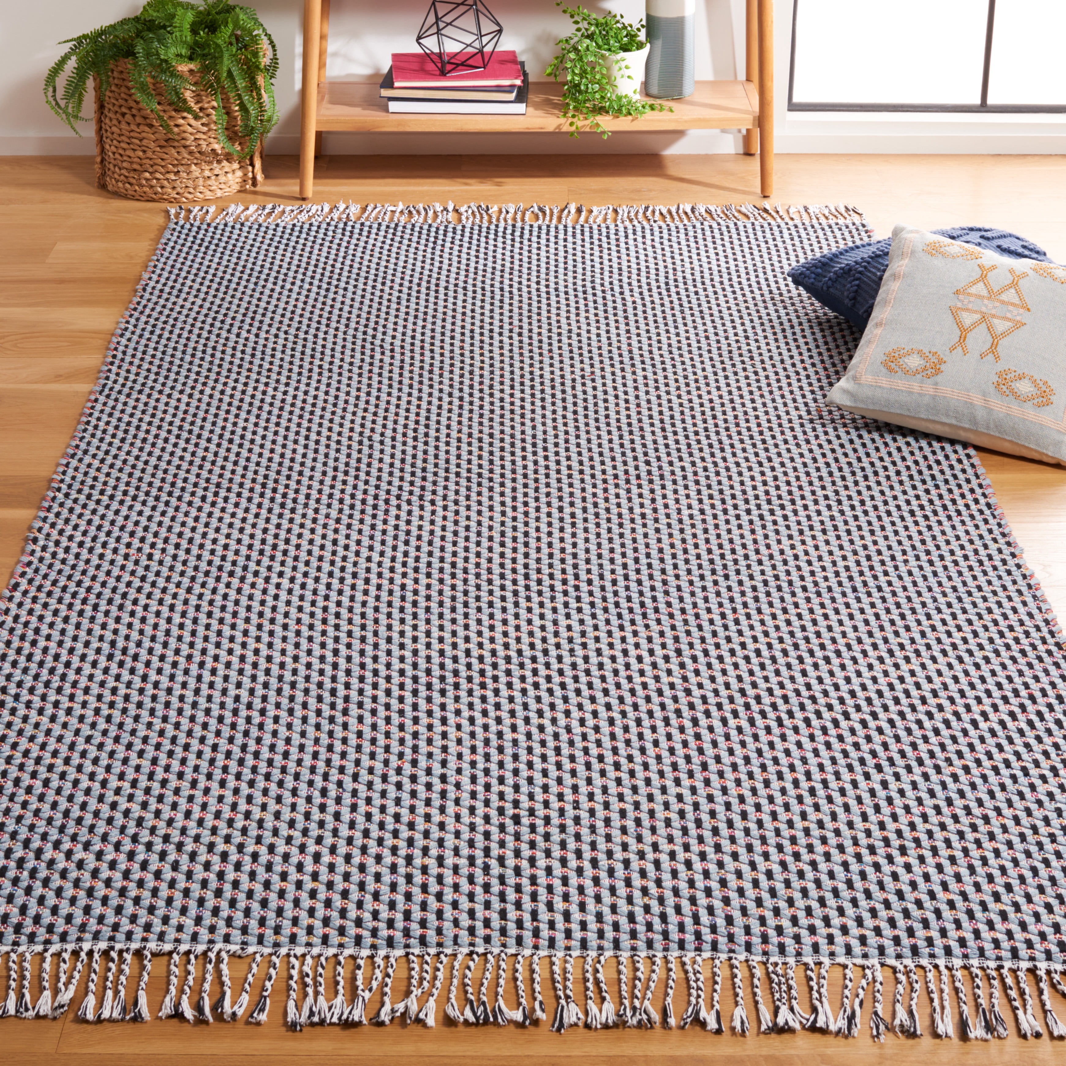 SAFAVIEH Montauk Annie Geometric Cotton Area Rug, Blue/Black, 6' x 6' Square