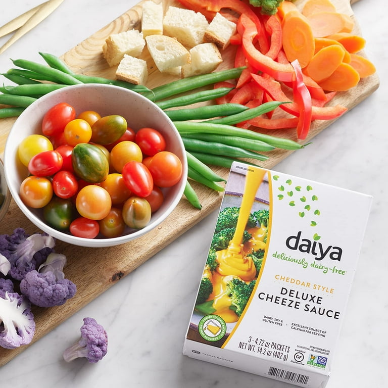 Daiya Gluten-Free Alfredo Sauce, Vegan Cheese Sauce, Fettuccine