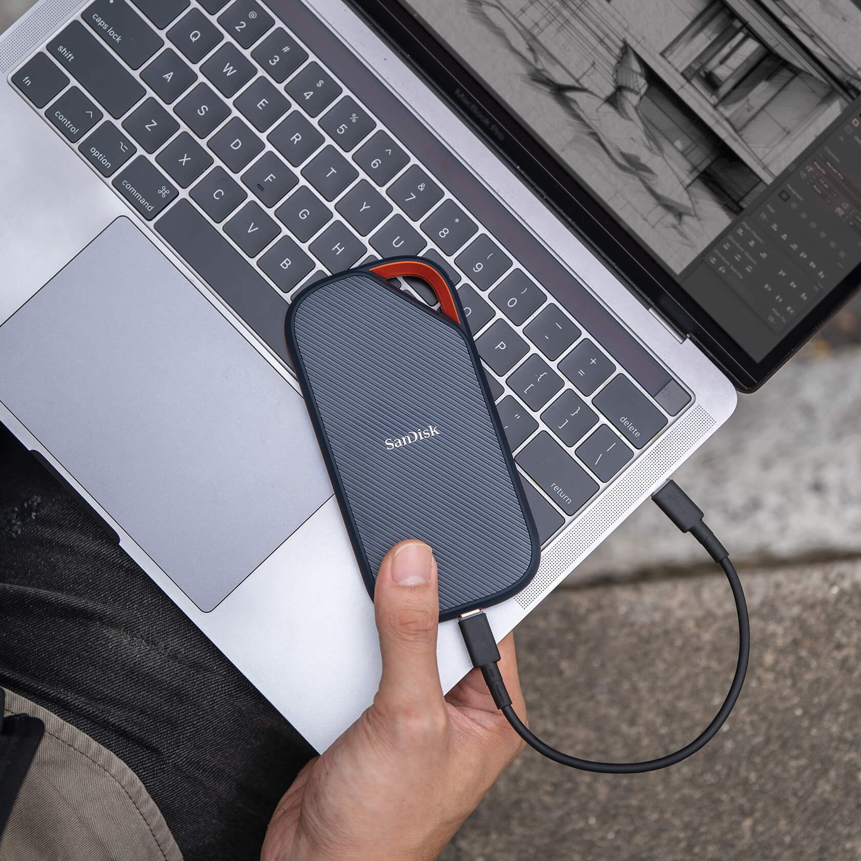 【新品未開封】SanDisk 4TB エクストリームプロ E82-GH25 SanDisk 4TB Extreme PRO Portable SSD with USB4 - SDSSDE82