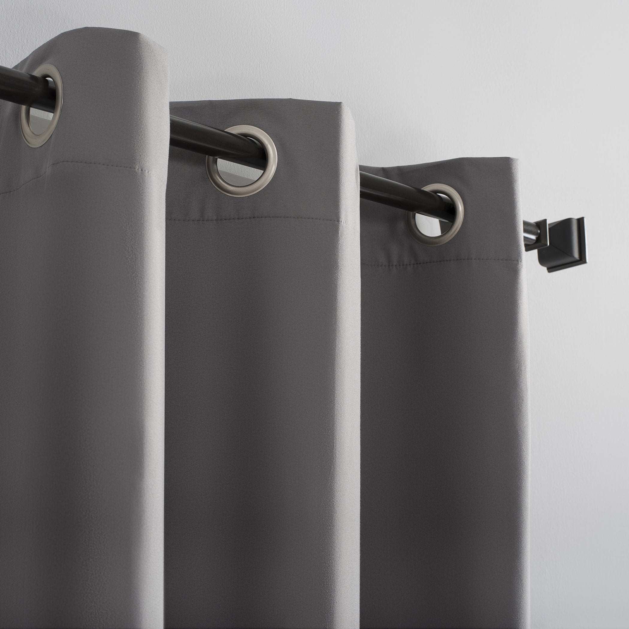 Sun Zero Cyrus Thermal 100% Blackout Grommet Curtain Panel, 40"X63", Gray