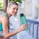 thumbnail image 5 of Botella de agua motivacional de 940 ml, sin BPA, a prueba de fugas, deportiva de boca ancha con tapa abatible de un solo clic | Gran capacidad, apertura de expulsión con presión | Rastreador de, 5 of 5