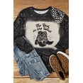 thumbnail image 1 of ABPHQTO Top de manga larga con estampado gráfico de leopardo y botas vaqueras negras para mujer, 1 of 5