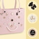 thumbnail image 2 of Set de Accesorios y Dijes de Goma para Bolsa de Playa Mon Caramel, 2 of 8