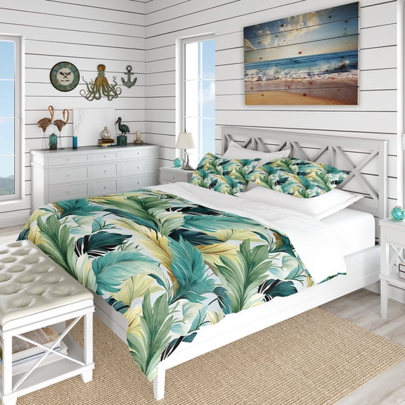 DESIGN ART Designart "Palm Mirage Tropical Pattern" Green Tropical - Bedding Cover Set With Shams King