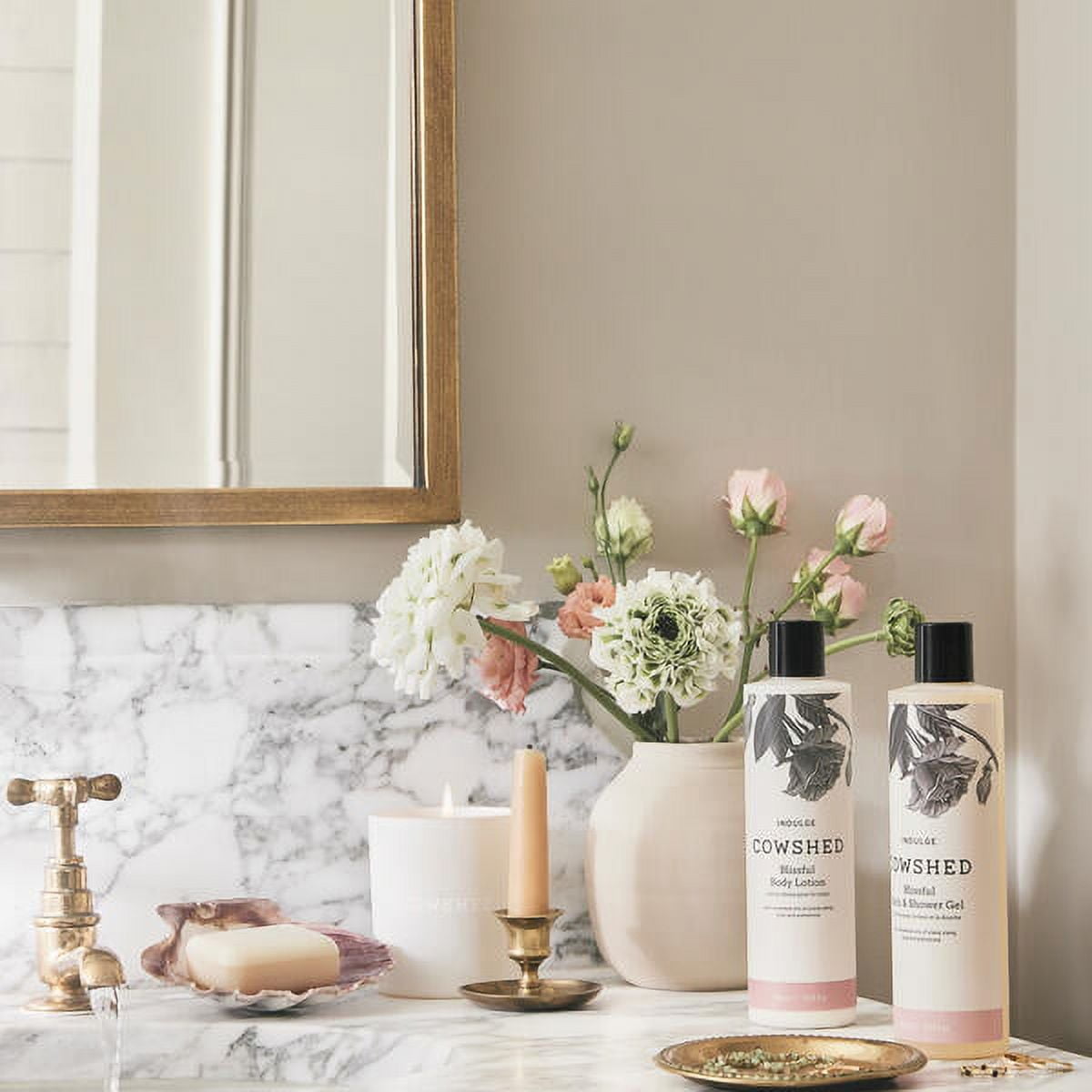 Cowshed Indulge Blissful Bath and Shower Gel, Unisex