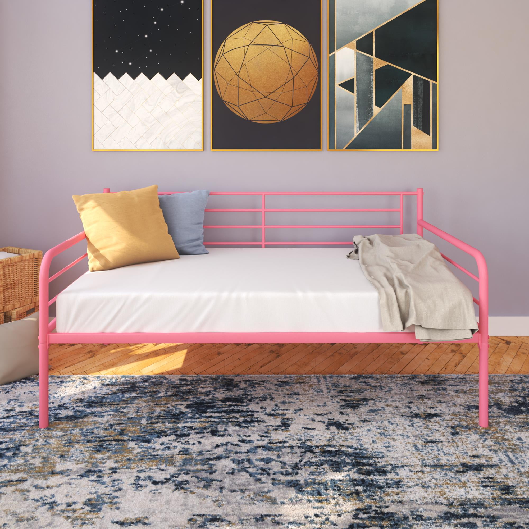 Metal Daybed, Pink