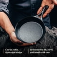 thumbnail image 3 of Hierro fundido Skillet Lodge Blacklock 7 con triple condimento, 3 of 7