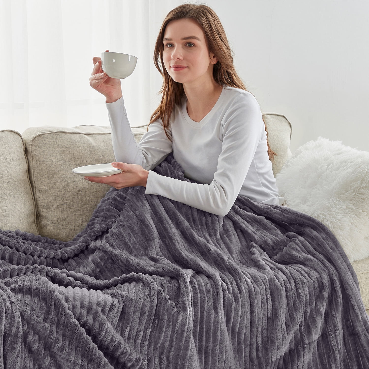 Nestl Backrest Reading Pillow with Blanket, Back Support Pillow with Arms, Shredded Memory Foam Bed Rest Pillow and Throw Blanket,&nbsp;Dust Purple