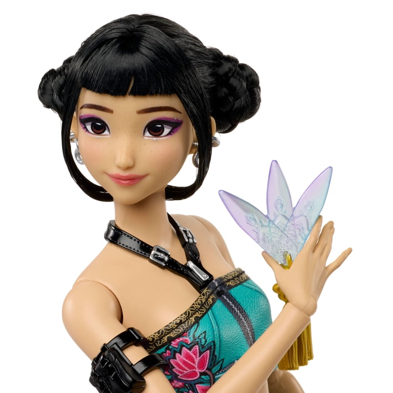 KPop Demon Hunters HUNTR/X Zoey Fashion Doll in Removable Look