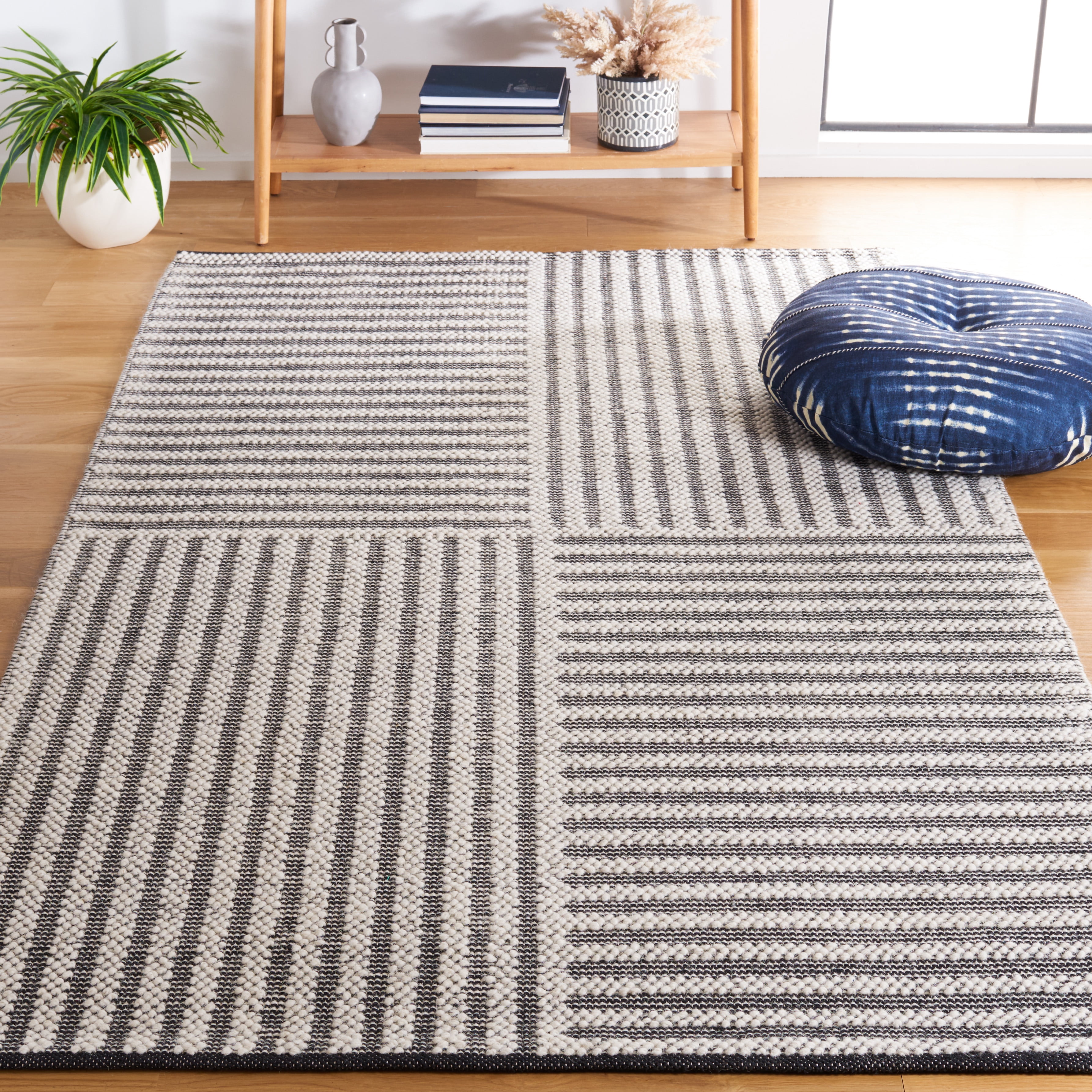 SAFAVIEH Natura Wayra Striped Area Rug, Ivory/Black, 6' x 6' Square