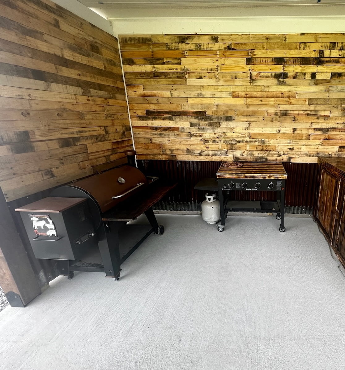 Rustic Reclaimed Real Wood Pallet Boards for Accent Walls and Ceilings (20 sq ft)