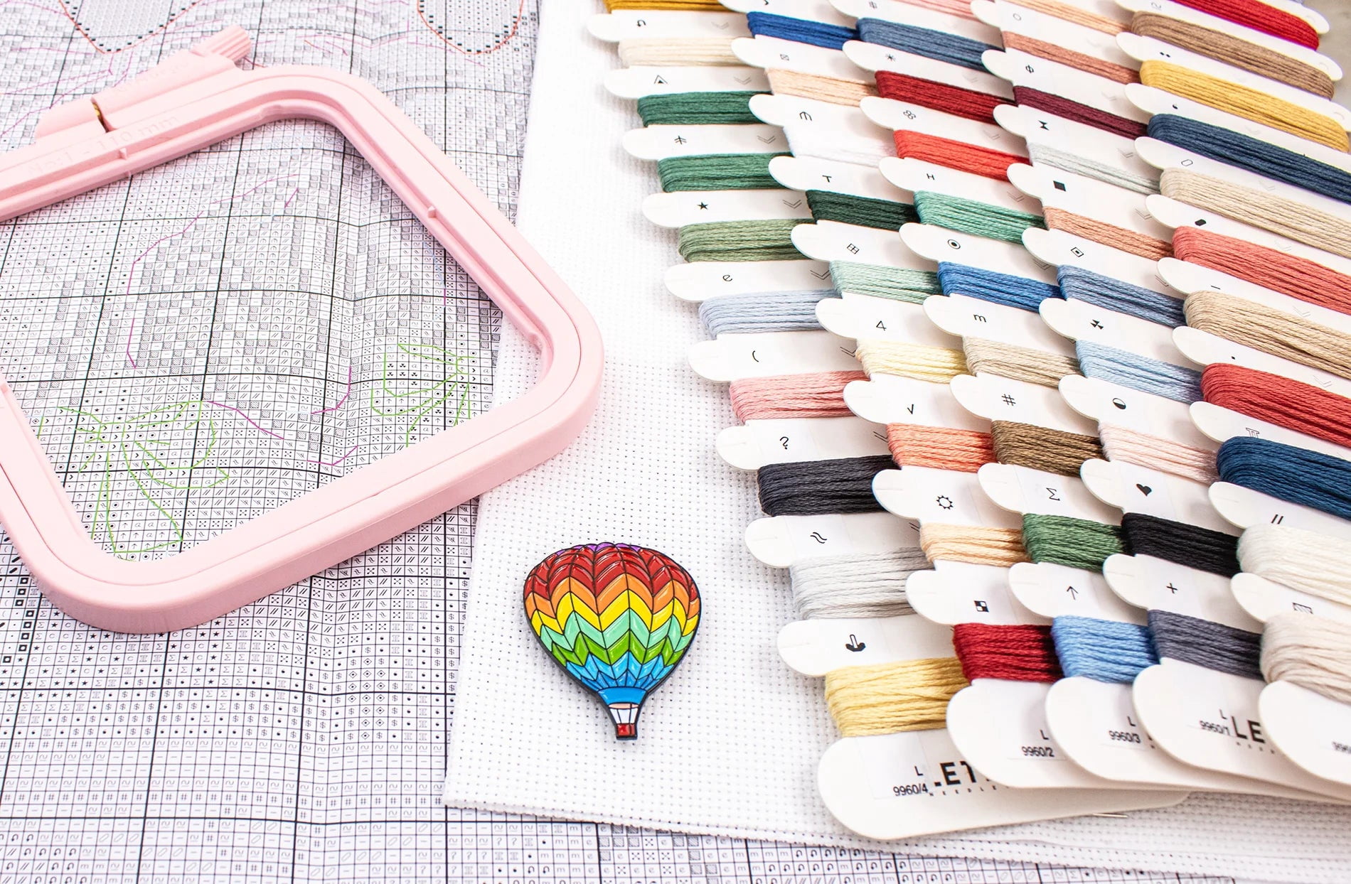 A Glimpse of Wonderland L9960 Counted Cross Stitch Kit
