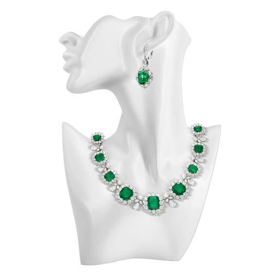 Bust Necklace Display Mannequin Stand - White Resin Jewelry Display for Selling Necklaces, Earrings, Pendants & Chains - Jewelry Mannequin Display Holder for Small Business, Boutique & Retail