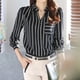 thumbnail image 2 of Blusa de mujer de manga larga con cuello en V y bolsillo frontal a rayas blancas y negras sidaley FS11531-07, 2 of 7
