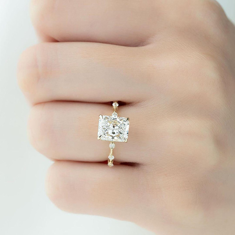 solitaire jewels 2.5CT Radiant Moissanit Hidden Halo Engagement Ring For Women, 14K Yellow Gold