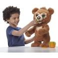 thumbnail image 4 of FurReal Cubby, el oso curioso de peluche interactivo, a partir de 4 años, 4 of 8