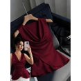 thumbnail image 1 of Blusa Sin Mangas Con Cuello Envuelto Y Volantes En Color Vino, 1 of 22