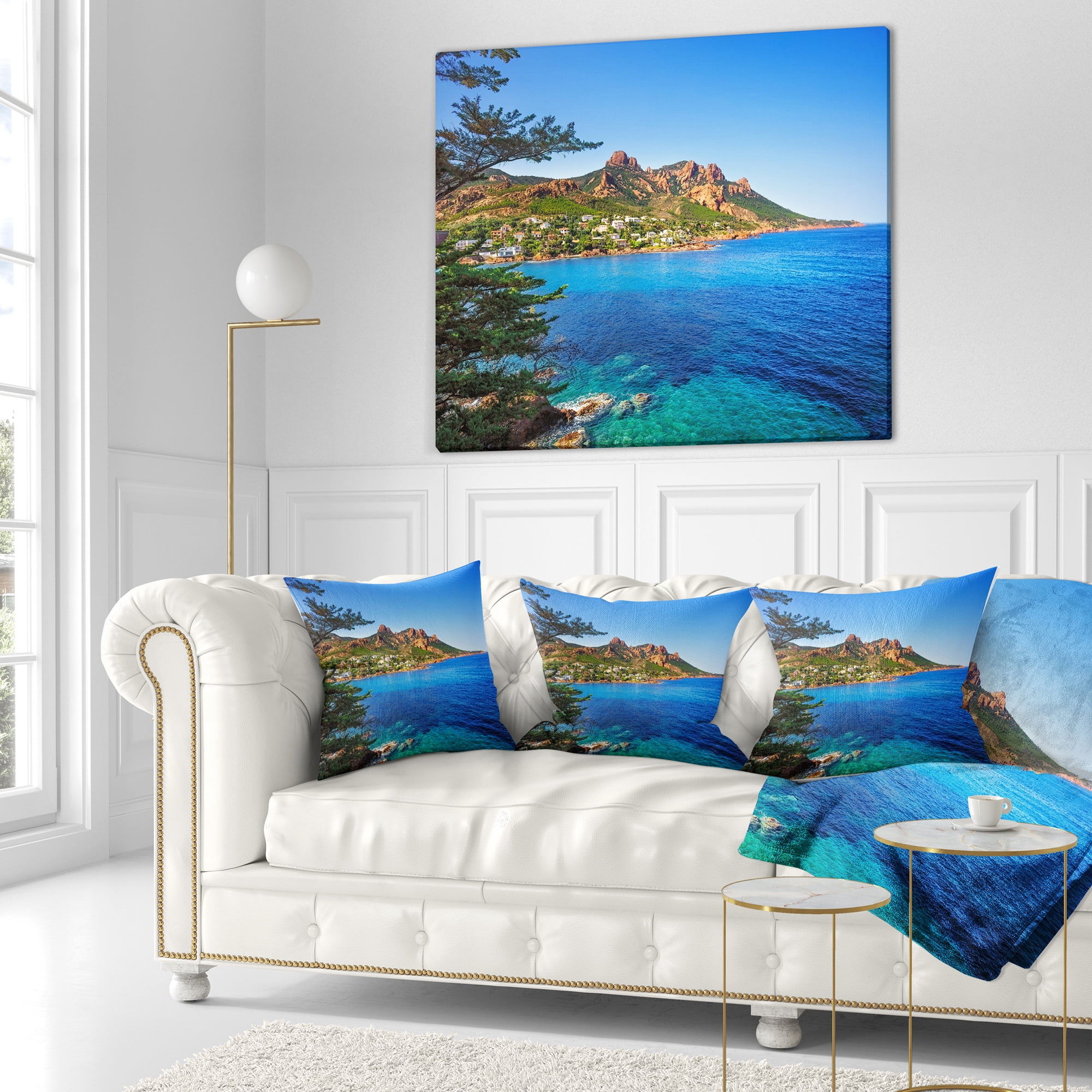 Designart Esterel Rocks Beach Coast in Blue - Seashore Throw Pillow - 16x16