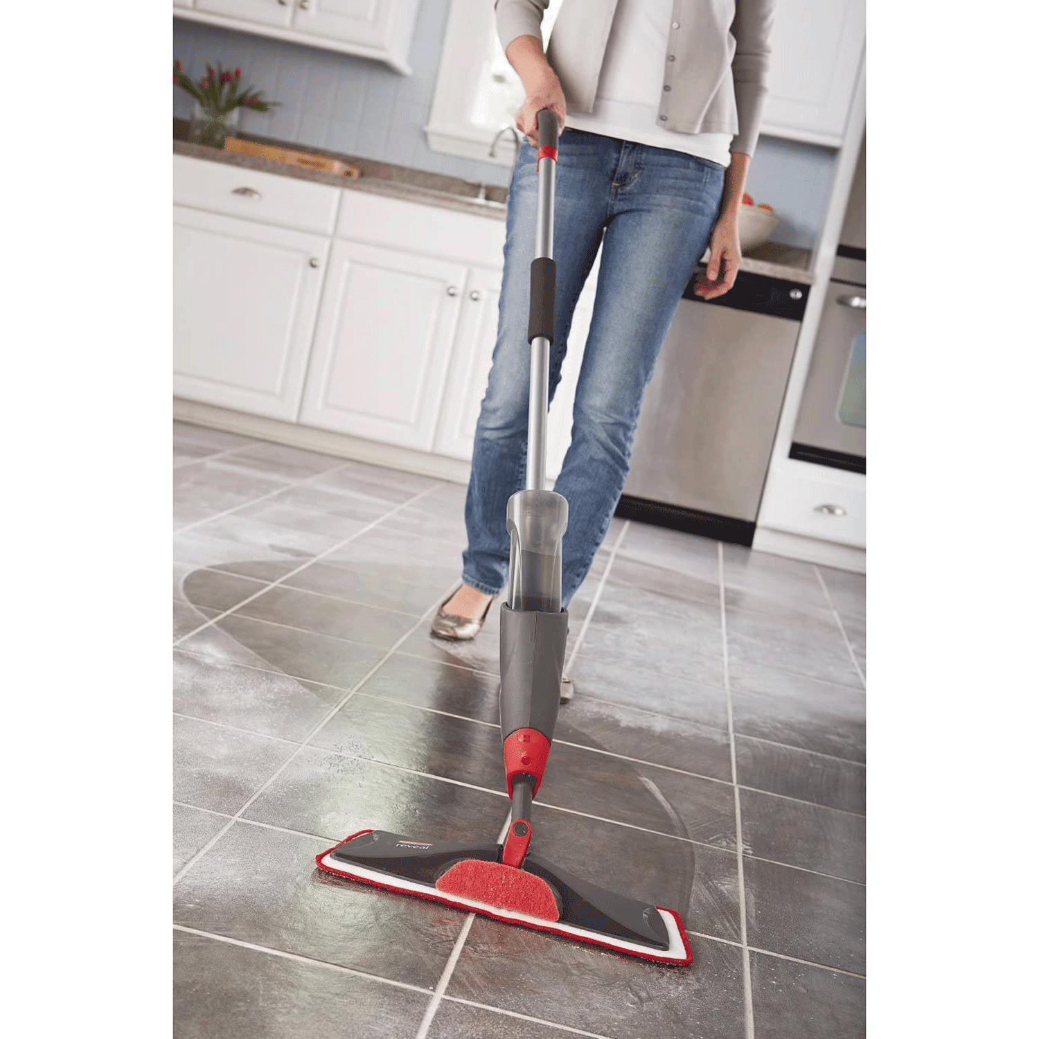 Rubbermaid Reveal Spray Mop Replacement Bottle, Leak Free, Refillable  Bottle for Mopping Cleaning on Multi-Purpose Surface, Clear/Red