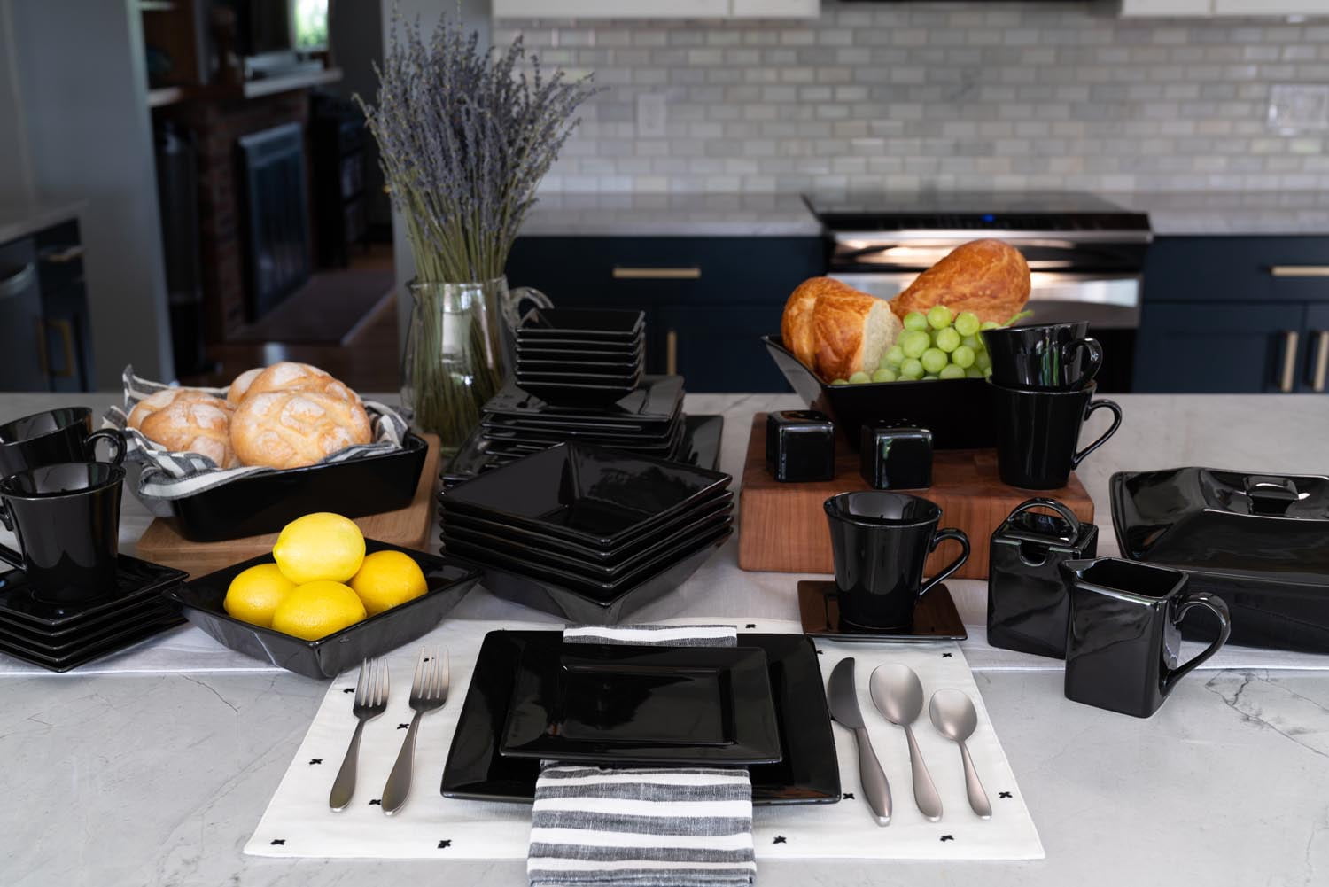 10 Strawberry Street Nova Square Banquet 45-Piece Dinnerware Set, Black