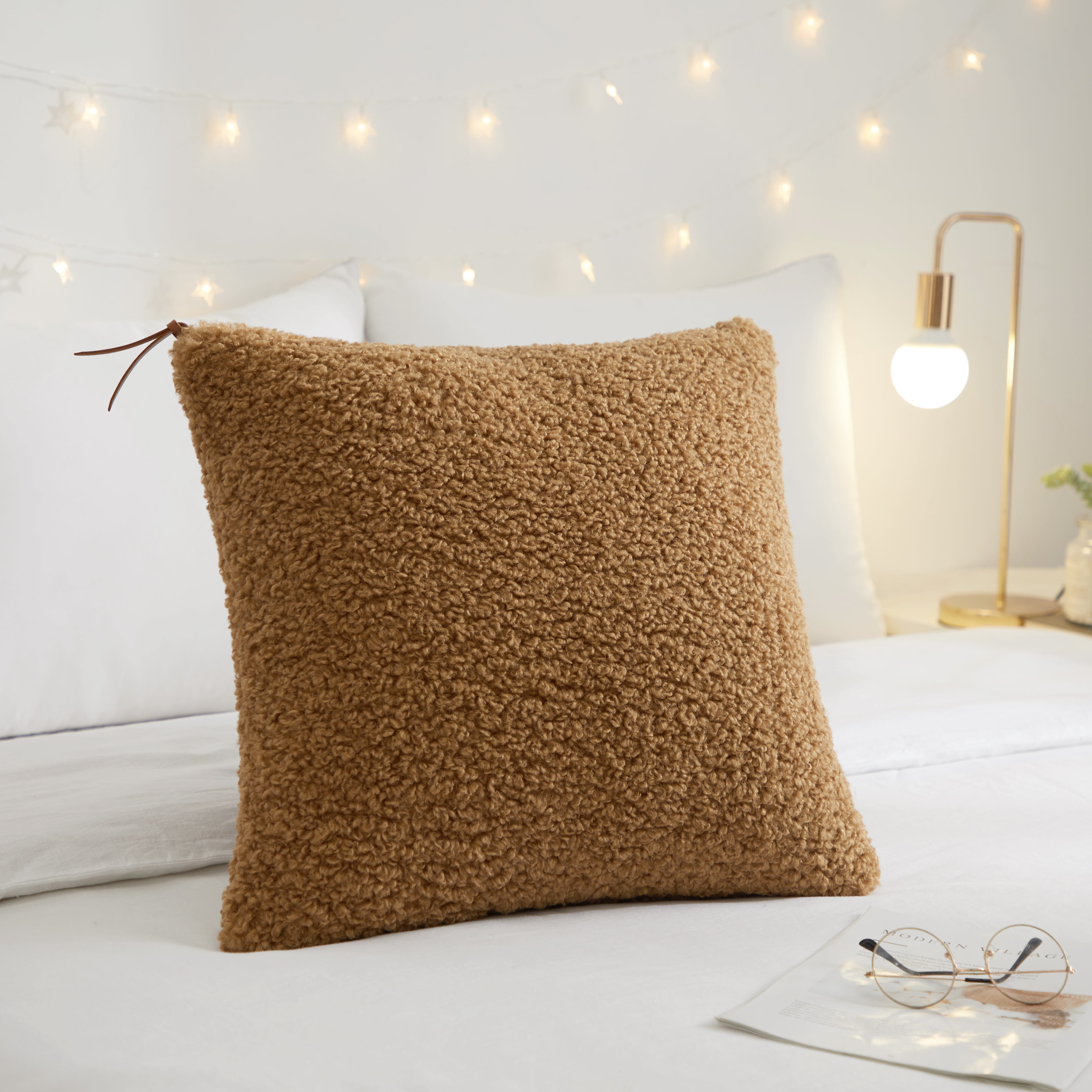 Better Homes & Gardens Teddy Pillow with Chunky Zipper, 20 x 20, Camel, Square, 1 Piece