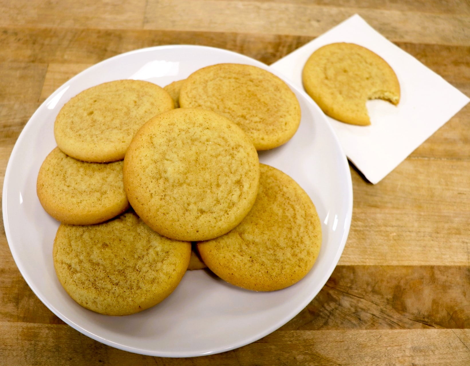 Freshness Guaranteed Snickerdoodle Fresh Round Baked Cookies, 14 oz, 10 Count
