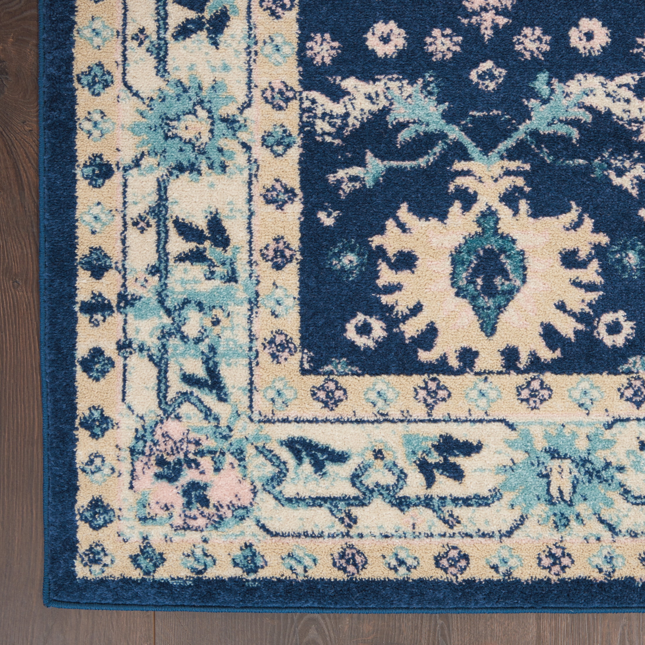Serene Persian Traditional Navy/Ivory 4' x 6' Area Rug, (4' x 6')