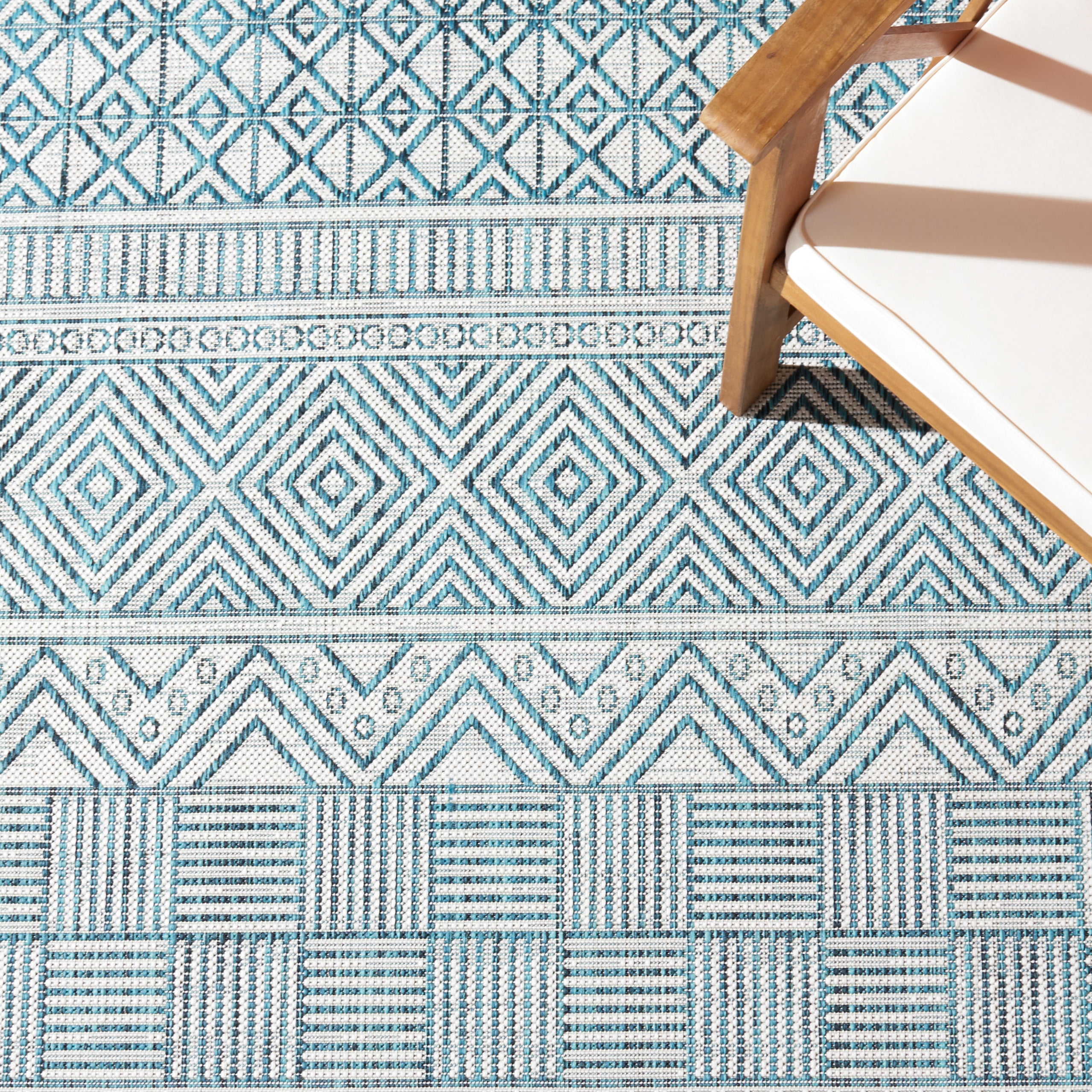 SAFAVIEH Courtyard Altan Geometric Indoor/Outdoor Area Rug, Ivory/Turquoise, 6'7" x 6'7" Round