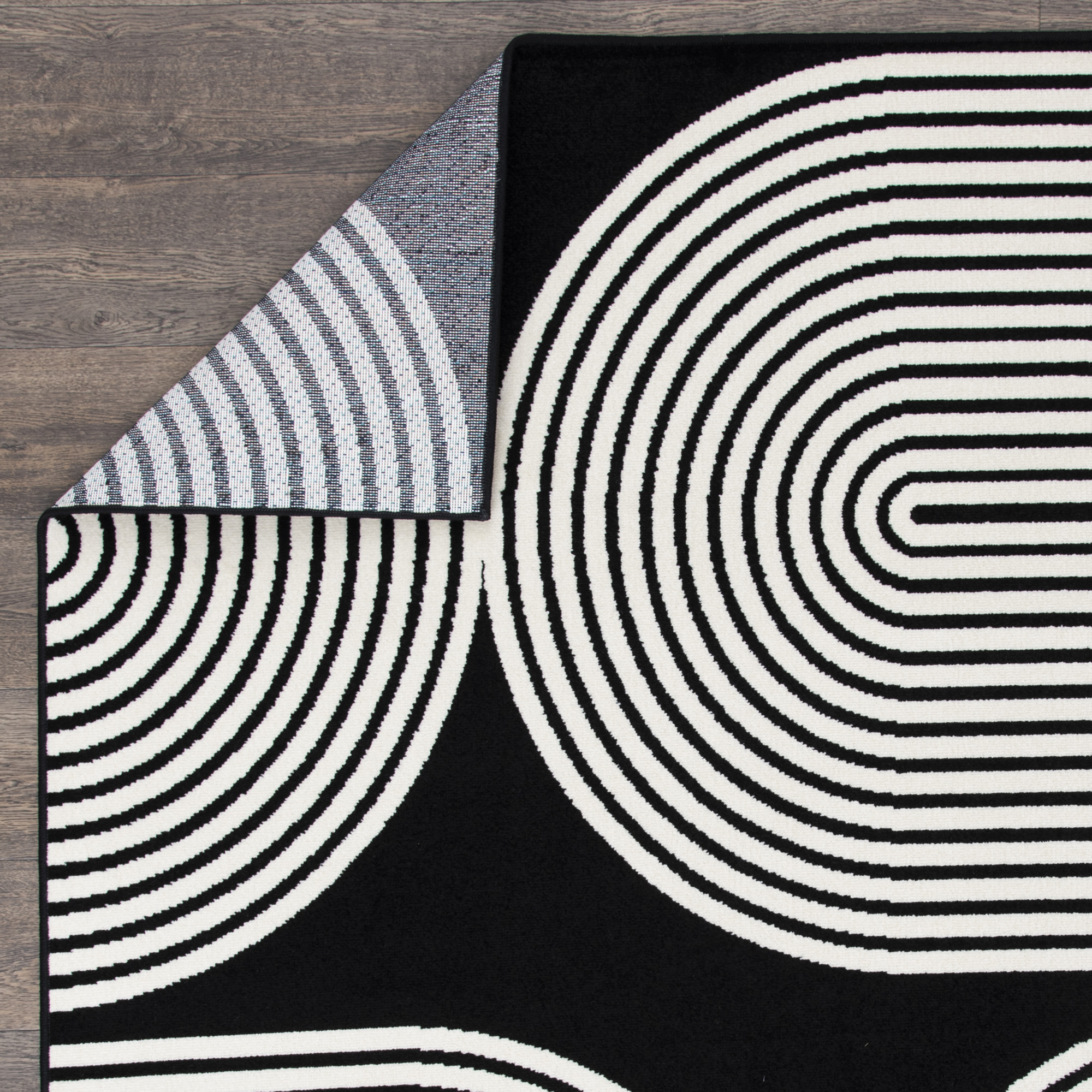 Loomaknoti Terrace Tropic Milburm 3' x 5' Geometric Indoor/Outdoor Accent Rug , Black/White