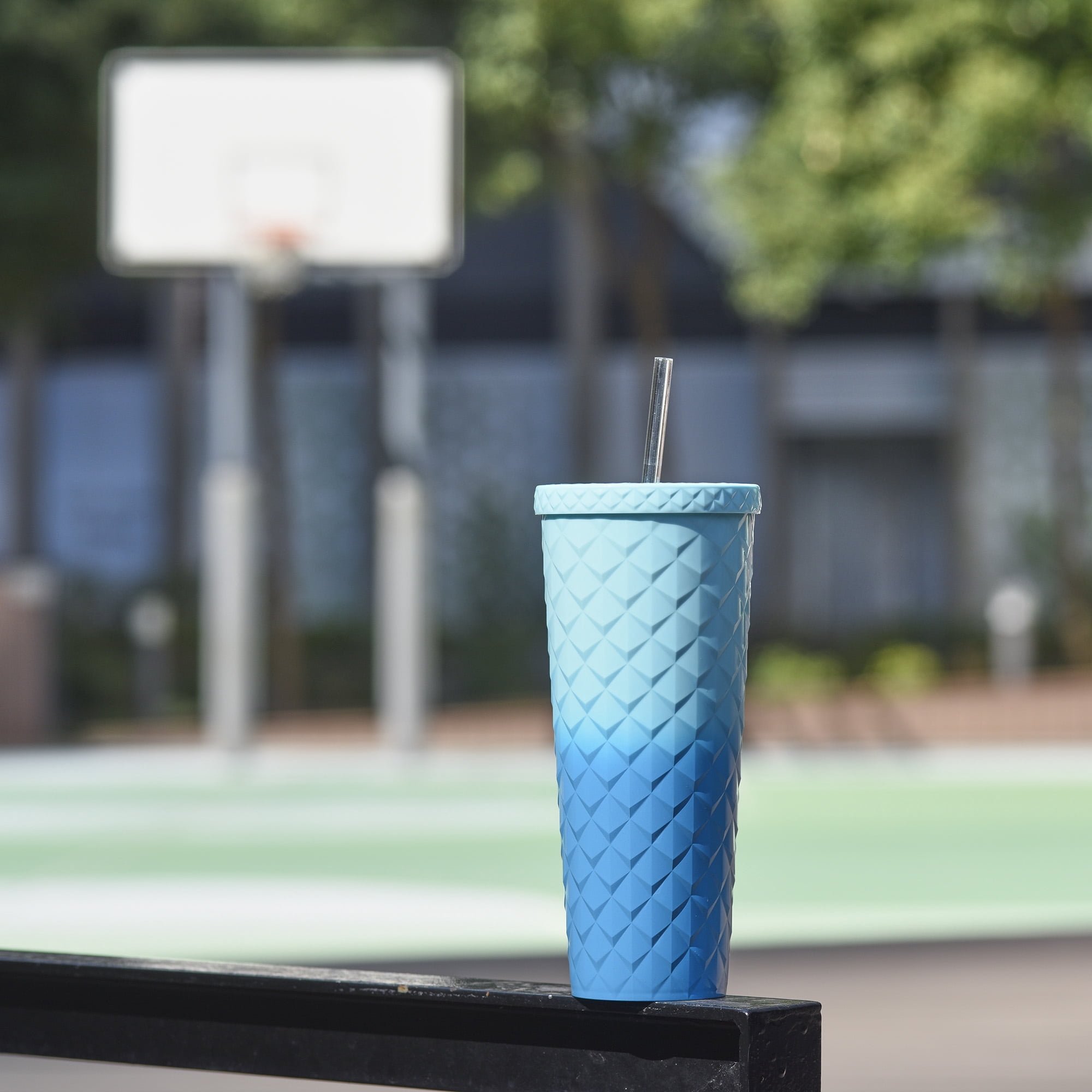 Mainstays 26oz Diamond Scale Textured Plastic Tumbler with Straw, Ombre Blue, Double Wall Insulated