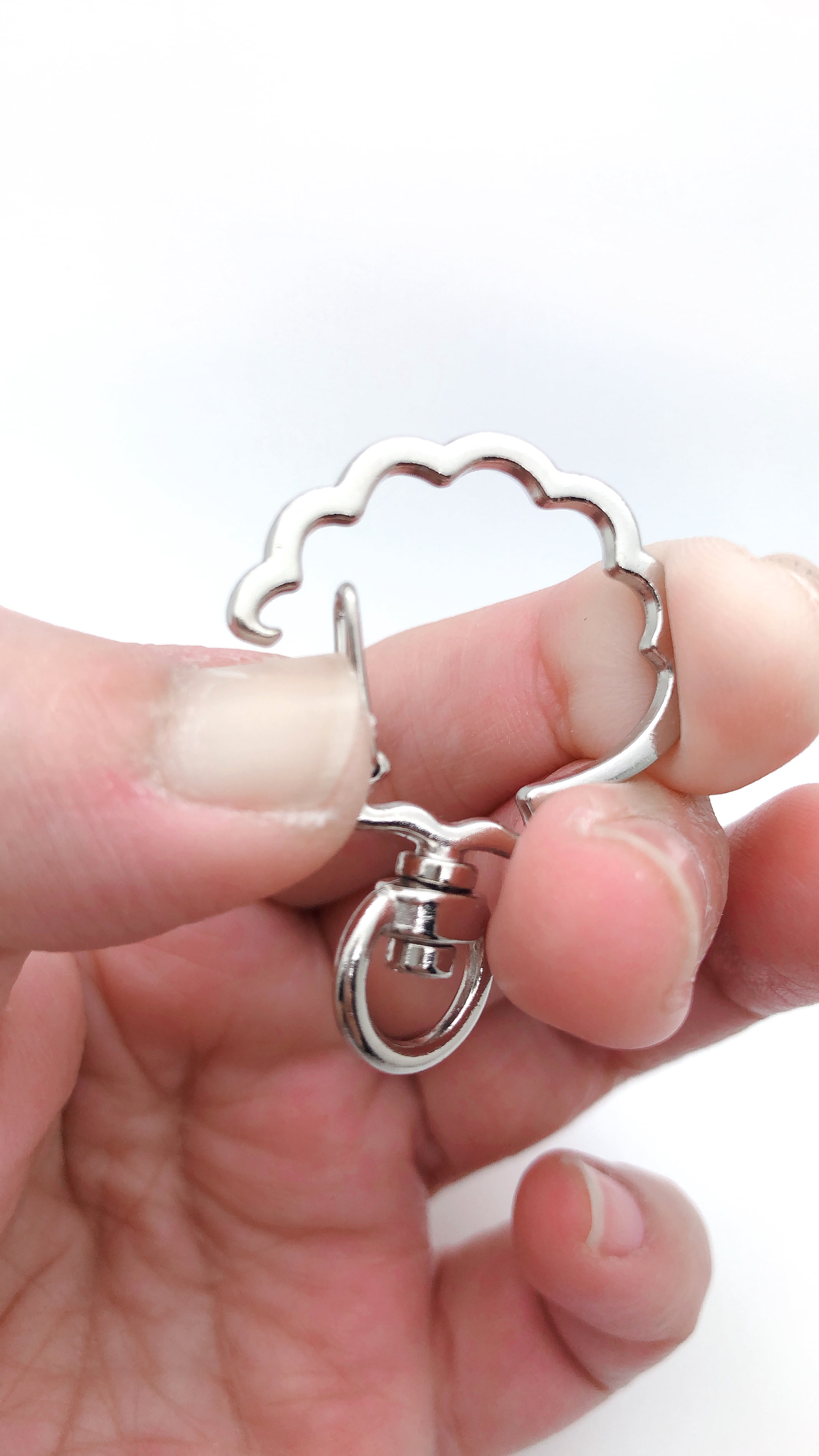 Pack of 100 pieces Metal Clam Shaped Spring Snap Keychain Clip Hanging Buckle Key Ring DIY Craft Key Chains Accessories