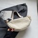thumbnail image 2 of Lindo Bum Hip Wist Pack Plush Cintura Invierno, 2 of 9