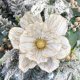 thumbnail image 2 of Juego de 6 flores de terciopelo artificial color blanco y dorado, con diseño de flor para decoración de árbol, centro de mesa, 2 of 4
