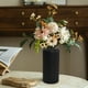 thumbnail image 5 of Jarrón moderno de plástico con flores: jarrón decorativo blanco o negro para mesa, repisa y estantería - decoración del hogar de 7,87" de altura, 5 of 6