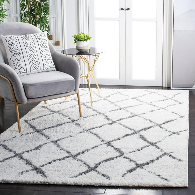 SAFAVIEH Berber Santana Geometric Shag Area Rug