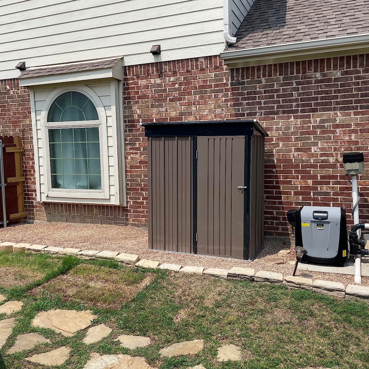 Lofka Outdoor Storage Shed,5'x 3' Metal Garden Shed with Single Lockable Door, All-Weather Galvanized Steel, Compact Space Saver for Garden Tools| Patio,  Brown(Cobertizo de almacenamiento)