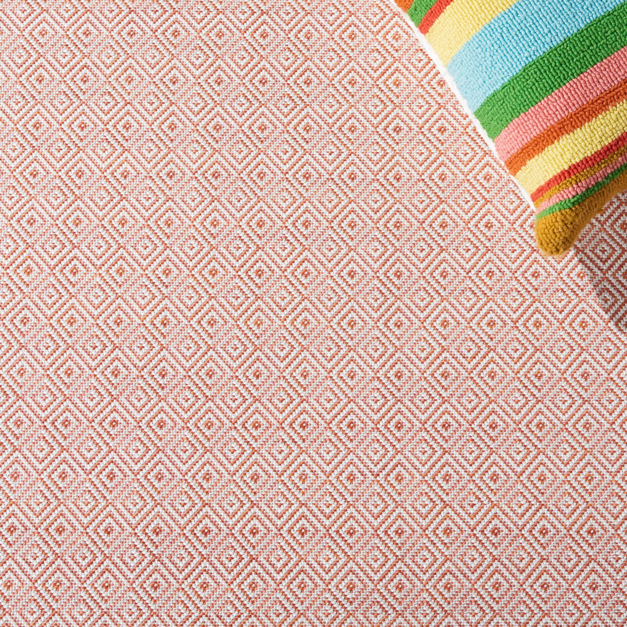 thumbnail image 4 of SAFAVIEH Hampton Ali Diamond Indoor/Outdoor Area Rug, Terracotta/Ivory, 5'1" x 7'6", 4 of 9