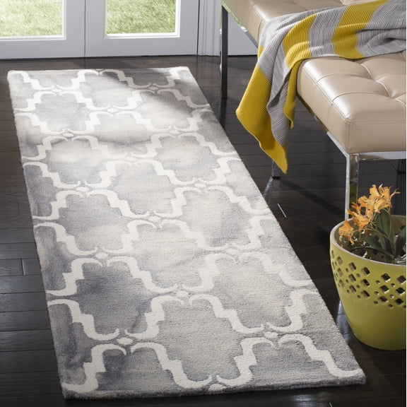 Safavieh Dip Dye Talbot Distressed Wool Runner Rug, Gray/Ivory, 2'3" x 8'