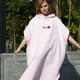 thumbnail image 3 of Bata de baño Poncho de surf Toalla para cambiarse Bata de secado rápido con capucha Manta de playa de microfibra Toalla de baño Toalla de natación Traje de neopreno Poncho de playa para adultos, 3 of 7