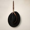 thumbnail image 3 of Soporte para Sombreros de Vaquero para Camiones: Mantenga Sombreros Protegidos en la Carretera con Nuestro Estante para Sombreros de Vaquero de Hecho una Mano. Percha, 3 of 5