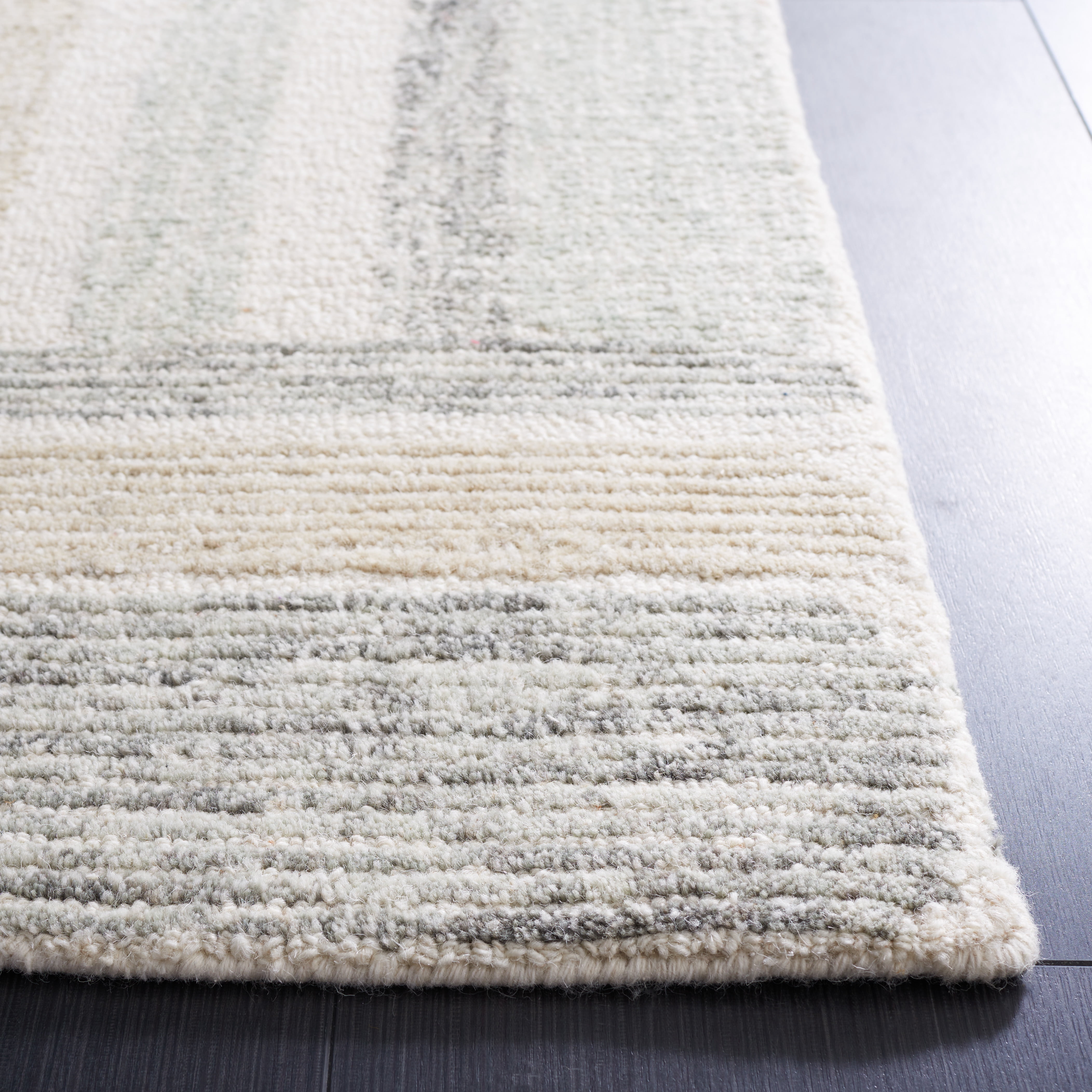 SAFAVIEH Micro-Loop Bedelia Geometric Striped Area Rug, Ivory/Grey, 5' x 5' Square