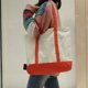 thumbnail image 5 of Bolso de lona moderno con bolsillo exterior y cierre de cremallera superior, imprescindible para el uso diario., 5 of 5