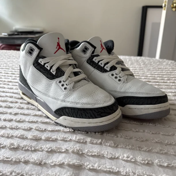 Ni - ke Ni - ke Air Jordan 3 Retro (GS) Shoe Summit White Cement Gray DM0967-106 Size 6.5Y