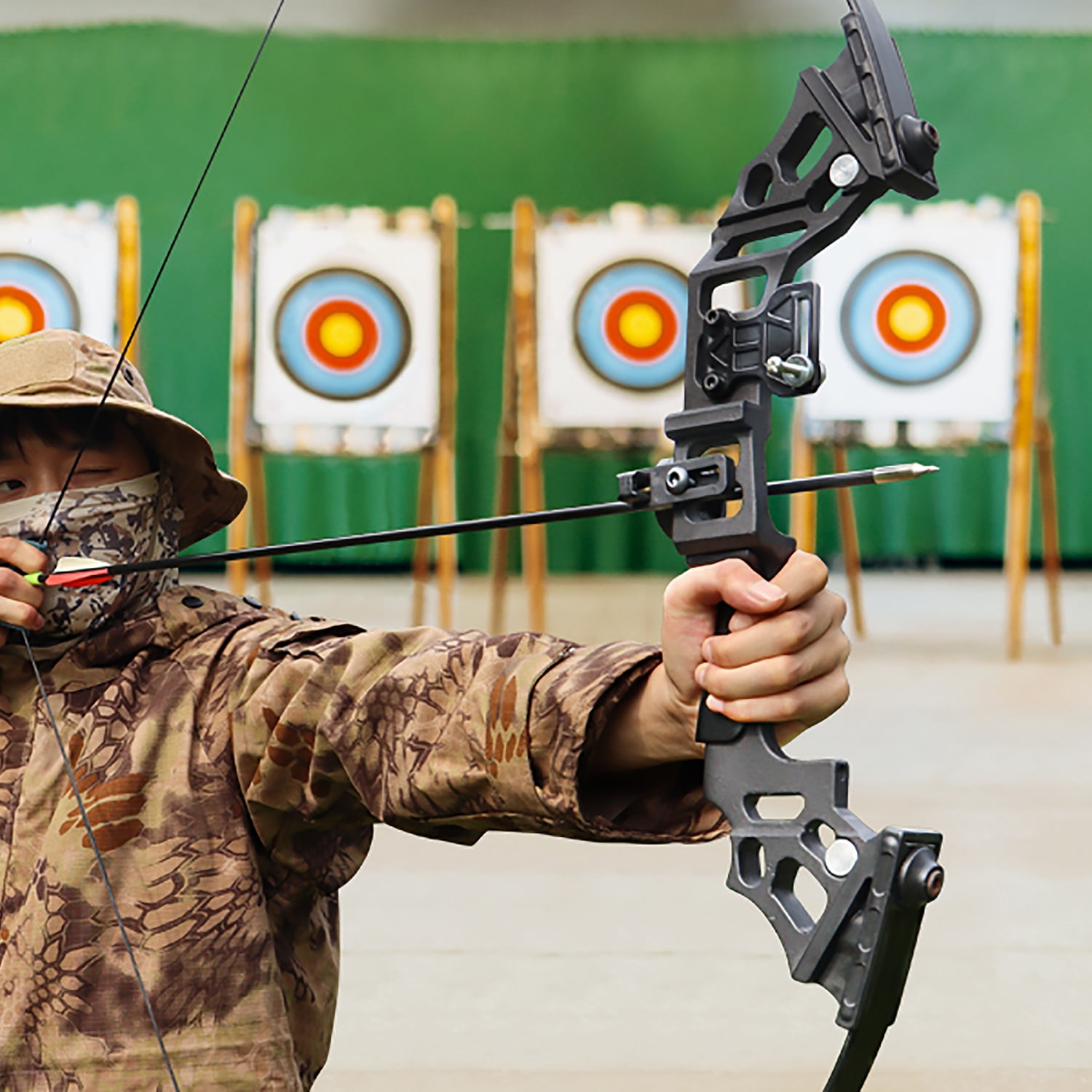 Clianle 51" Hunting Training Recurve Bow Set, Adult Beginner Kit with 6 Arrows and Archery Accessories, 40 Lbs, Black
