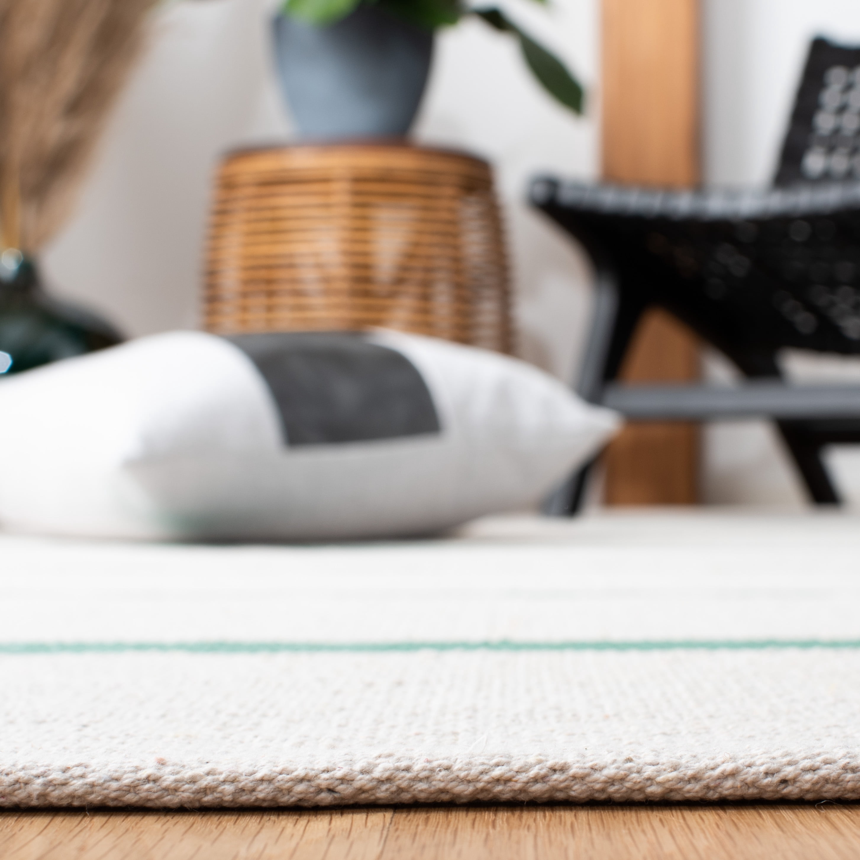 SAFAVIEH Montauk Oswald Geometric Striped Cotton Area Rug, Ivory/Dark Green, 6' x 6' Round
